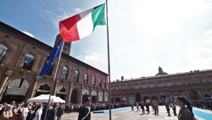 Il 2 giugno di Zuppi: “Non sia solo memoria, diventi promessa”. Le celebrazioni a Bologna