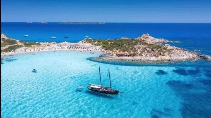 Ombra vietata agli adulti, estate di novità e polemiche sugli ombrelloni