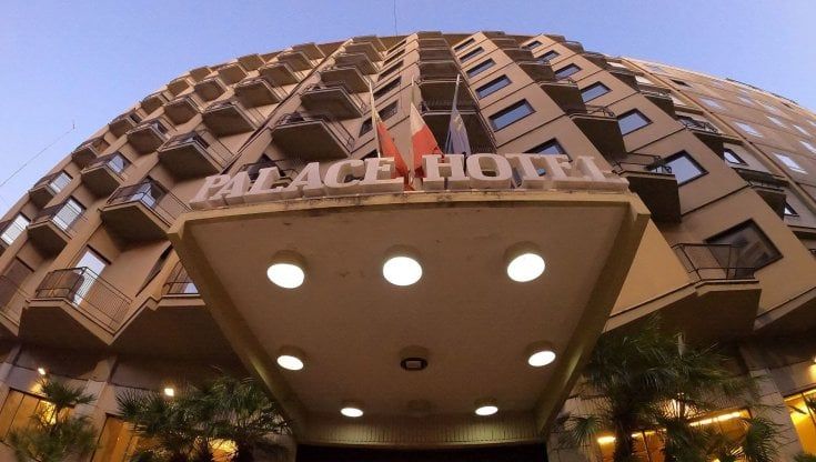 Bari, vertenza Palace: sì a 12 mesi di cassa integrazione per i 69 dipendenti della società che gestiva l'hotel