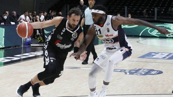 Basket, playoff: Milano, Venezia, Bologna e Brindisi concedono il bis e vedono la semifinale. Ma Treviso fa tremare la Virtus
