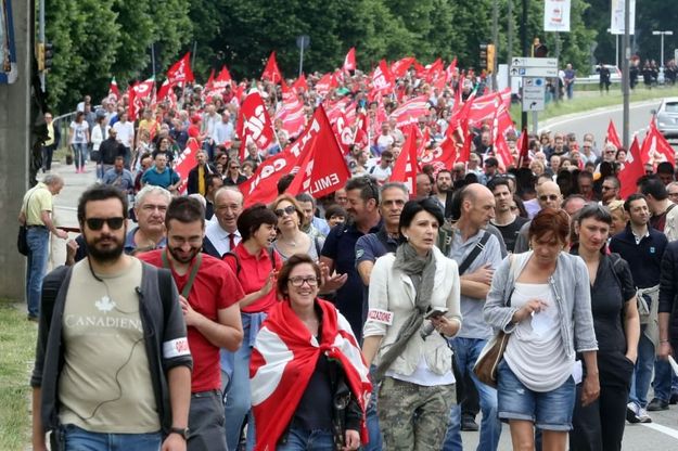 La marcia dei lavoratori contro il governo Renzi