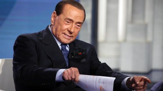 Silvio Berlusconi operato per un'occlusione intestinale. "Sta bene e sarà dimesso nei prossimi giorni"