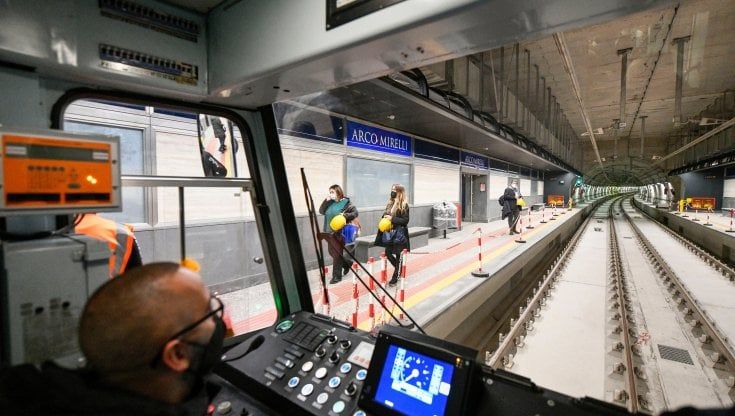 Metropolitana linea 6, in treno a Municipio: “E da primavera 2022 corse tra Mostra e San Pasquale”