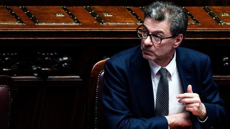 Arriva il Def del governo, ma senza le promesse su fisco e pensioni. Deficit sotto al 5%