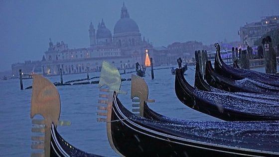 Turismo ricco ma non per tutti. La Bit fotografa luci e ombre dell'"oro nero" d'Italia