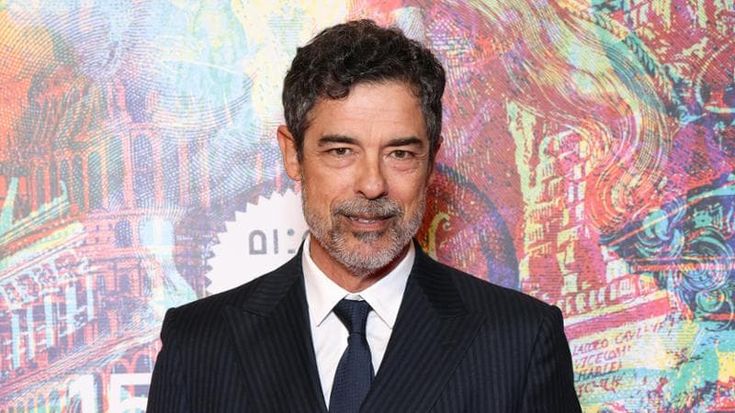 Alessandro Gassmann contro Delia: “Non si possono cambiare le parole di Bella ciao”