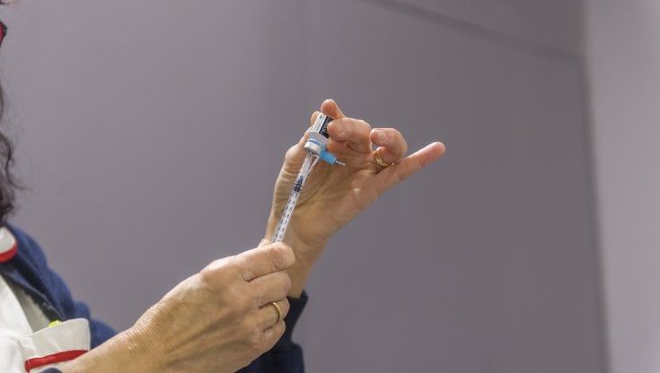 Covid, nuovi casi in aumento in regione. Donini: "Scontiamo le settimane pre natalizie"