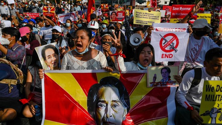 Myanmar, nel Paese dei golpe San Suu Kyi a processo tra luci e ombre