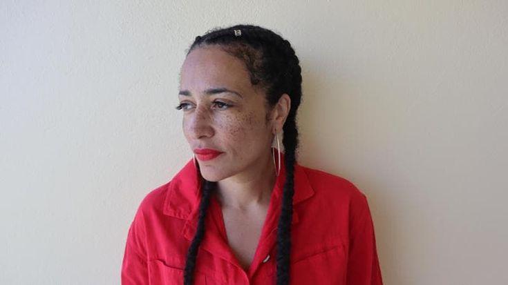 Zadie Smith diventa (un po’) milanese: “Gli scrittori oggi devono raccontare la verità, come fa Grossman sul Medio Oriente”