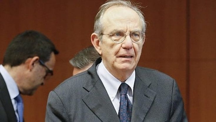 Padoan: “Banche in crisi, giusto l’aiuto dello Stato”