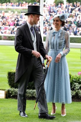 L'azzurro che fa belle le star, da Brigitte Bardot a Kate Middleton
