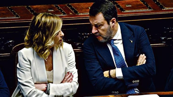 La destra e Trump. Meloni: “Il dialogo fermi la violenza”. Ma Salvini attacca