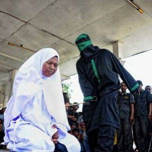 Sudan, frustate in pubblico per le donne attiviste in difesa dei diritti civili  