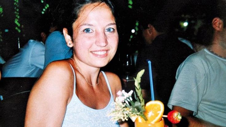 Garlasco, la nuova perizia dei Poggi: “Chiara trovò i file porno sul pc di Stasi”