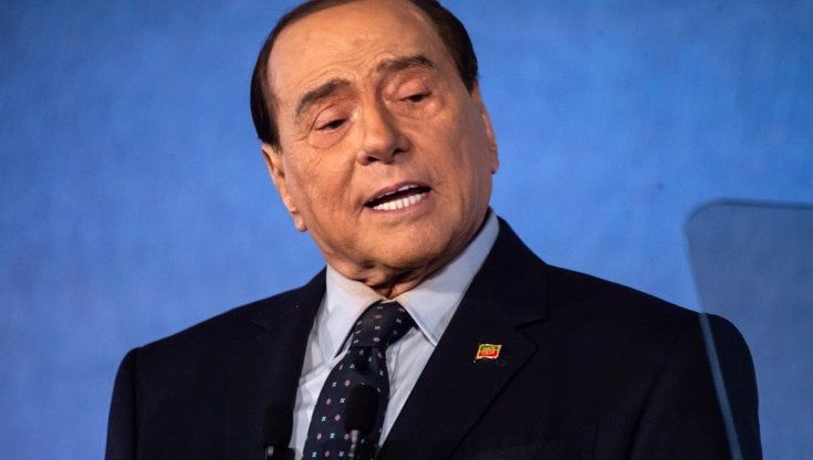 Reddito di cittadinanza, Berlusconi contraddice Meloni e il programma della coalizione: "Non vogliamo abolirlo"
