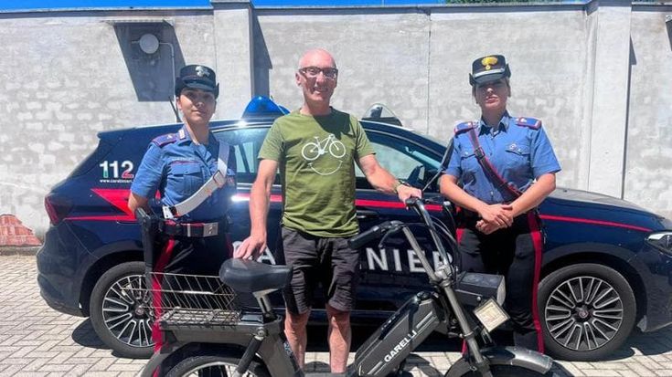 Dopo 42 anni ritrova il motorino rubato: “Quanti pianti feci, ora tornerò a sfrecciare come allora”