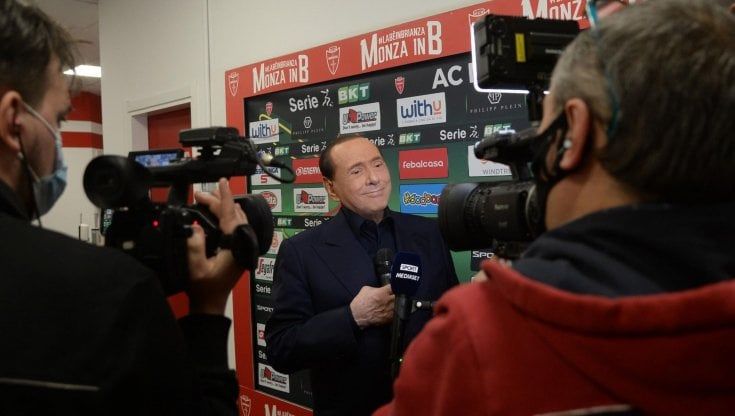 Berlusconi: "Amo così tanto Milano che a volte tifo Inter"