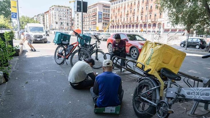 Rider e caldo, l’ordinanza del Comune di Milano ferma 2 app su 3