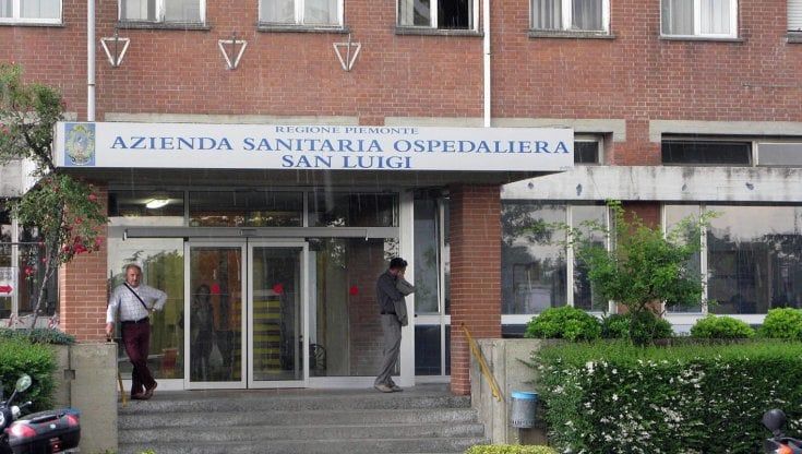 Il segretario Anaao: "Niente contratto agli infermieri che non si vaccinano"