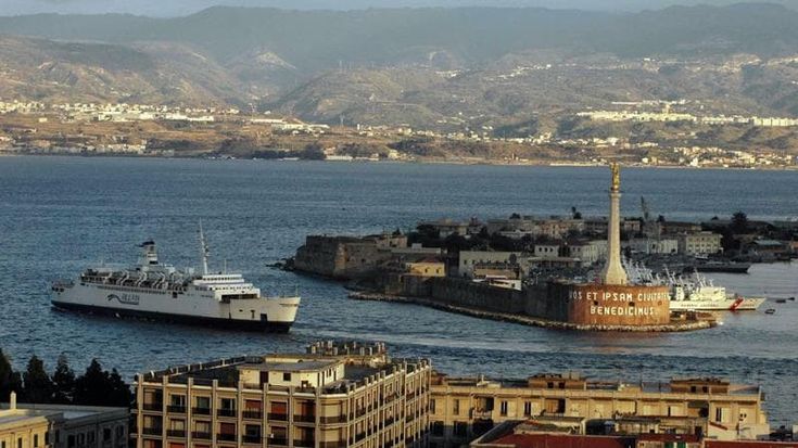 Il sindaco si dimette: Messina al voto, scossa alla Regione