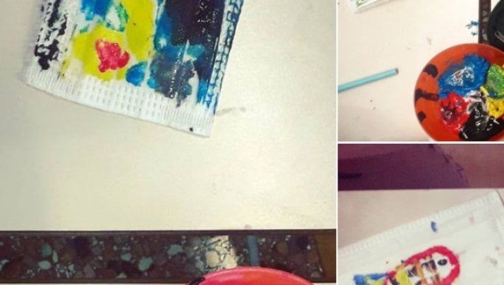 Carnevale, i bambini colorano le mascherine chirurgiche