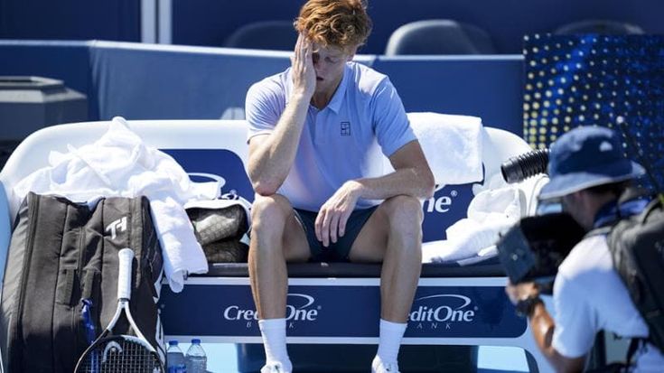 Sinner rinuncia al Masters 1000 di Cincinnati: “Fastidio al ginocchio, non sono ancora pronto”