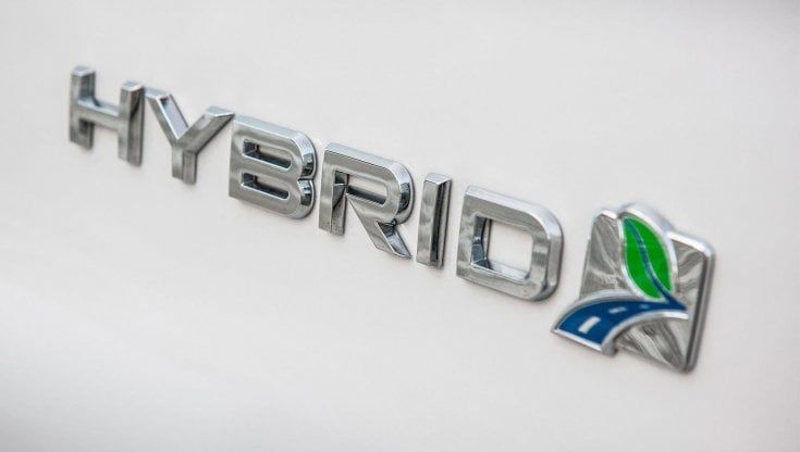 Boom di ibride in Europa, nel 2021 hanno raggiunto le diesel