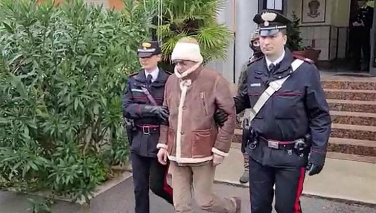 "Pensavo fossi per sempre mia”. I pizzini di Messina Denaro e il mistero dell’avvocata