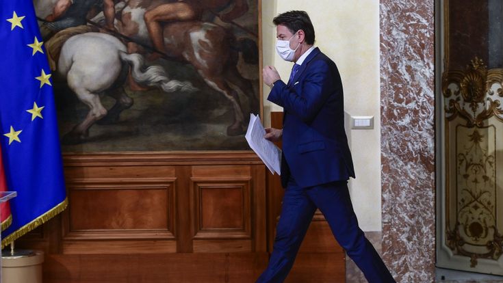 Con il dpcm Natale 2020 Conte punta sul rigore. Per riguadagnare il consenso perduto