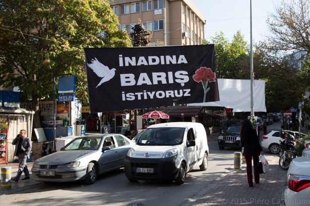 Turchia, vietato raccontare la strage: graffiti e news al bando