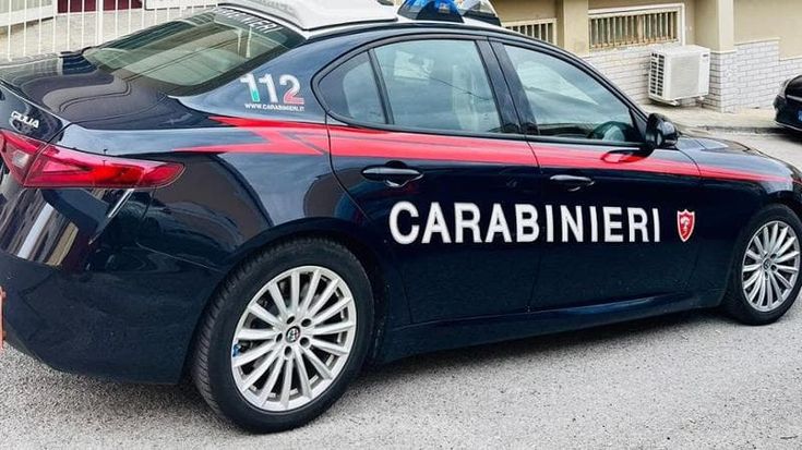 Auto si ribalta ad Arezzo, muore giovane militare di 20 anni, tre i feriti. A Lastra a Signa investiti nonna e nipotino, la donna è grave