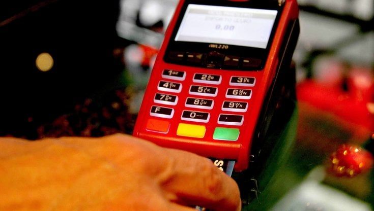 No al Pos sotto i 60 euro, commercianti divisi e i clienti si lamentano