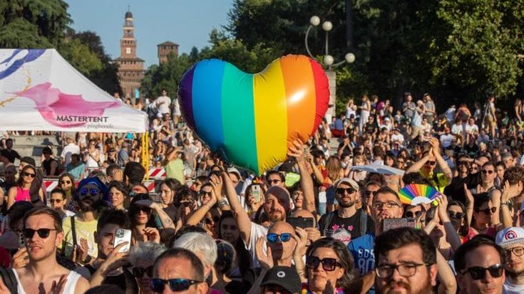 Marito tra due gay (non) fa ridere. L’ingovernabilità è un imbroglio