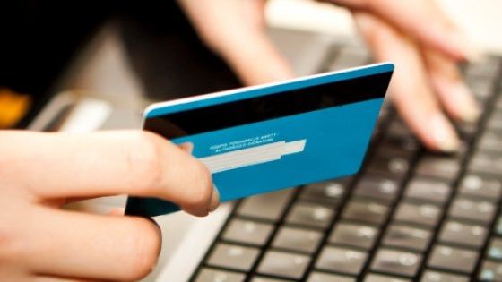 Potenza,  otto denunce per truffa online