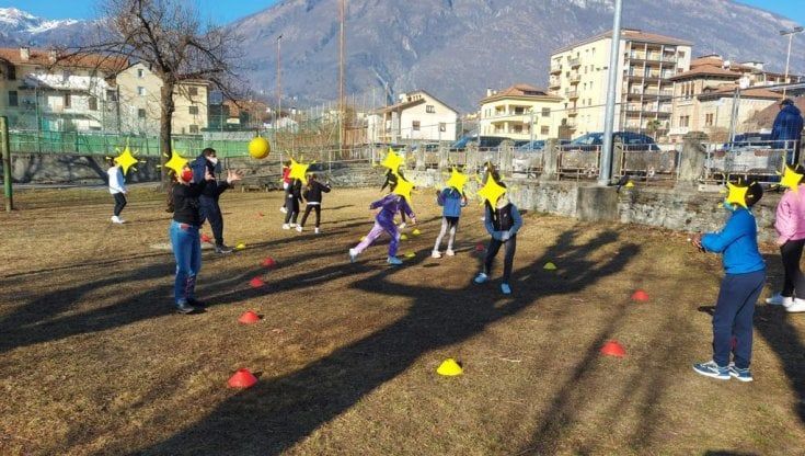 Dal ping pong al tiro con l'arco, come cambia l’ora di ginnastica per i ragazzi del Covid