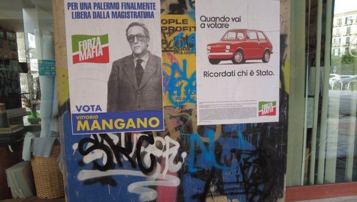 Affissioni "Forza Mafia" a Palermo, parlano gli autori: "Non siamo schierati con nessuno, ecco perché lo facciamo"