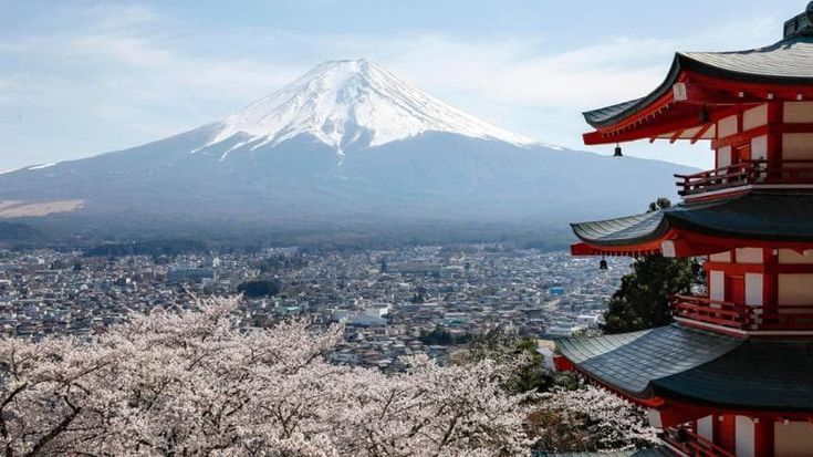 Giappone. L’impresa da Guinness dei primati di Kokichi Akuzawa, scala il Monte Fuji a 102 anni