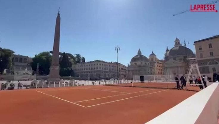 Roma si prepara agli Internazionali: un campo da tennis in Piazza del Popolo