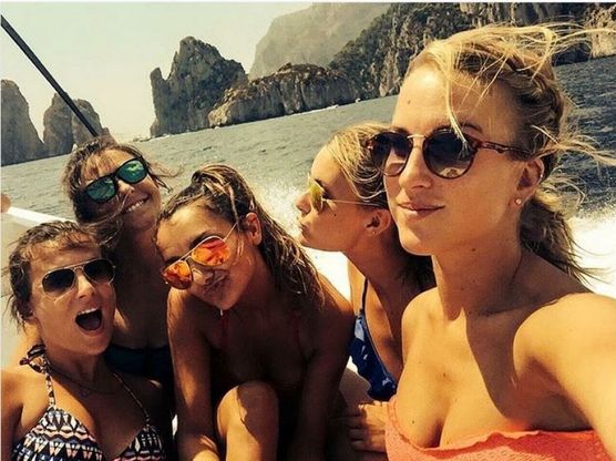 La crisi matrimoniale ai tempi dei social: la moglie di Mertens pubblica uno scatto di instagram e i tifosi le chiedono di tornare a Napoli