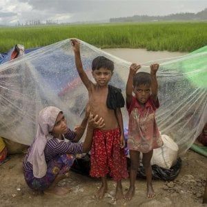 Bangladesh, rinviato per ora il rimpatrio dei profughi Rohingya in Myanmar