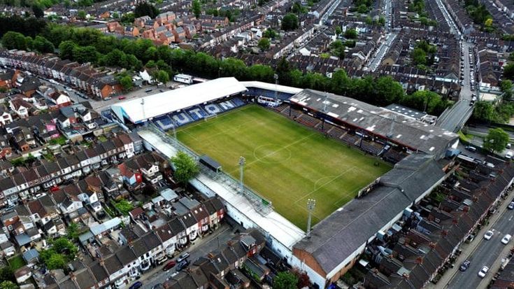 C’è un intruso in Premier League, il Luton viene dal passato: “Sconvolgiamo il mondo”