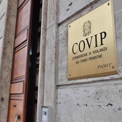 Casse di previdenza, patrimonio record a 125 miliardi. Ma cala il peso degli investimenti in Italia