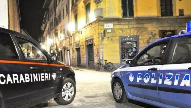 “Restituisci i regali di mio marito, sei l’amante”: indagata con la figlia per estorsione e stalking