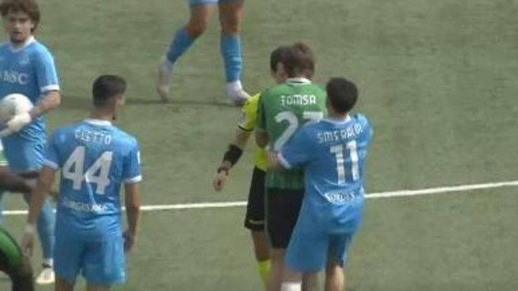 Primavera, giocatore del Sassuolo aggredisce l’arbitro dopo l’espulsione