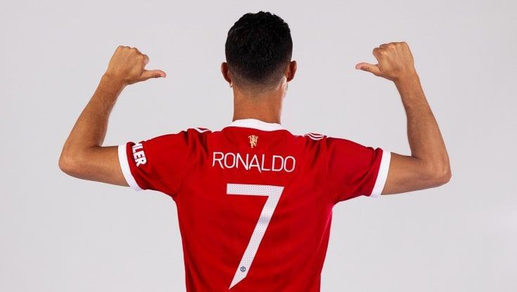 Manchester United, si chiude il giallo: Cristiano Ronaldo indosserà la maglia numero 7