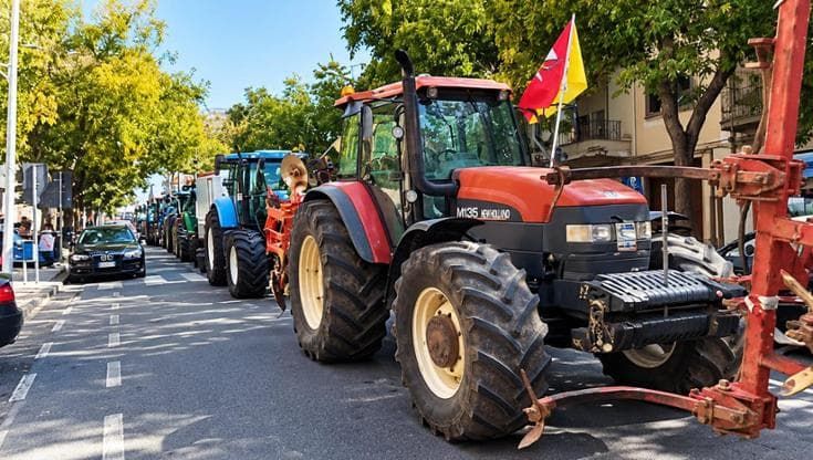 Autotrasportatori e agricoltori: sciopero generale 30 ottobre. Coinvolti tassisti e trasporti aerei