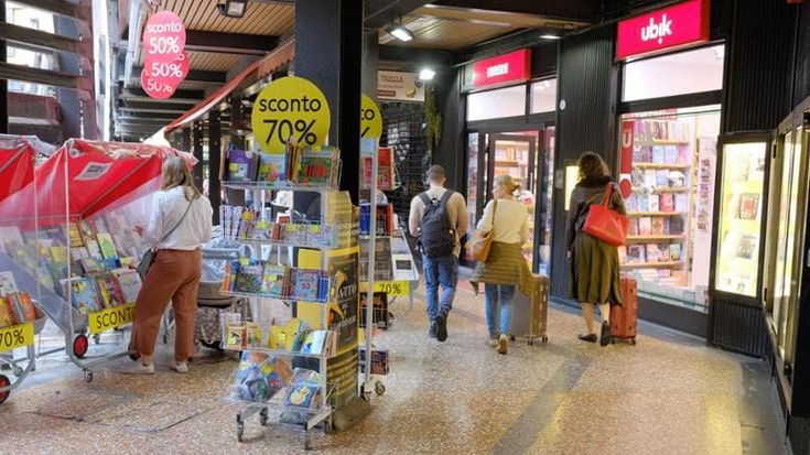 La rinascita di Galleria 2 Agosto: “La situazione è migliorata ma la polizia deve stare più vicina”
