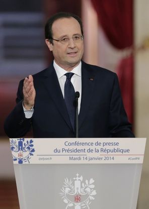Caso Gayet, la verit&agrave; di Hollande: le immagini dall'Eliseo