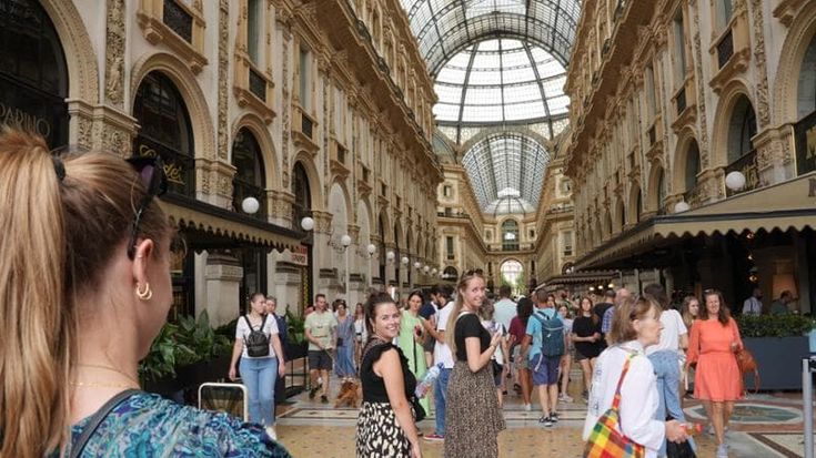 Galleria, lasciano Piumelli e Montblanc, all’asta tre spazi “verticali” per store multipiano: l’obiettivo è incassare un milione
