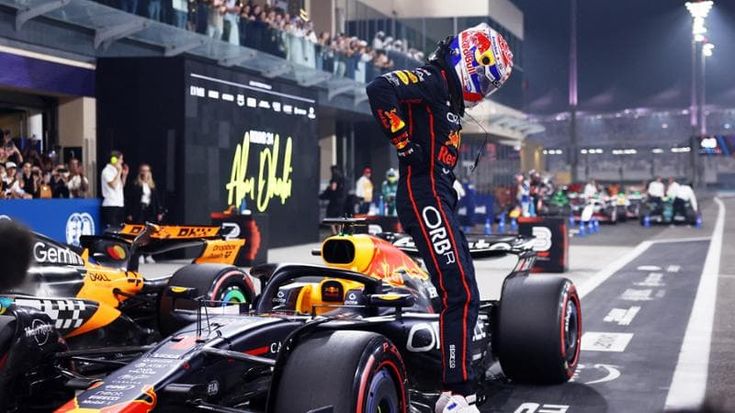 Verstappen in pole ad Abu Dhabi: in prima fila anche Norris. Hamilton fuori in Q1